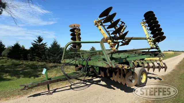 John Deere 230