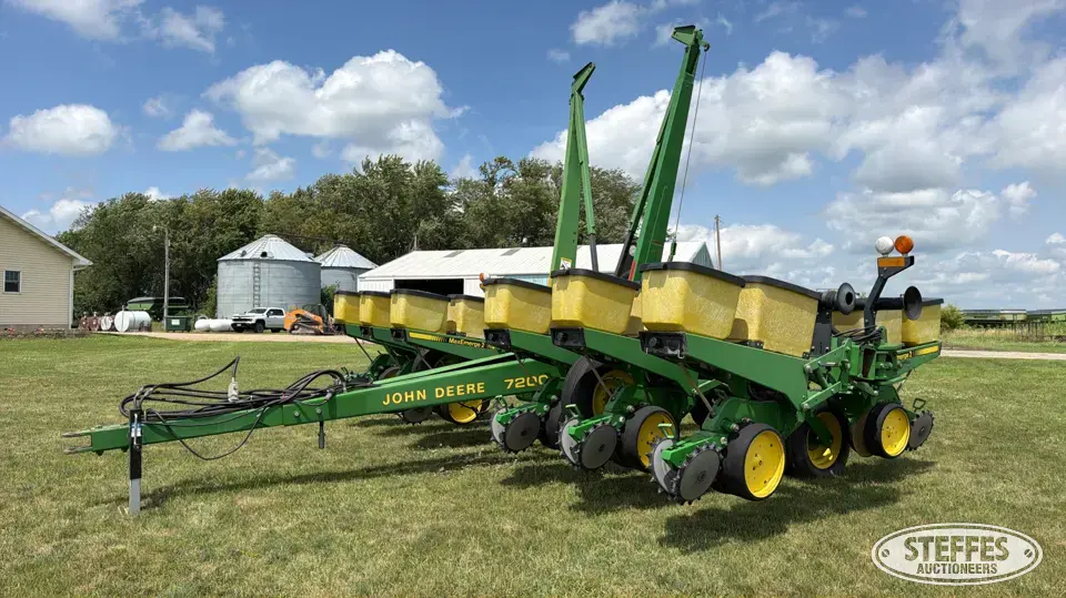 1991 John Deere 7200 12 or More Row Planter
