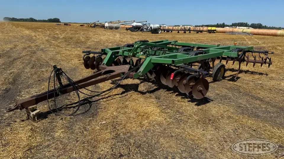 John Deere 510 Ripper
