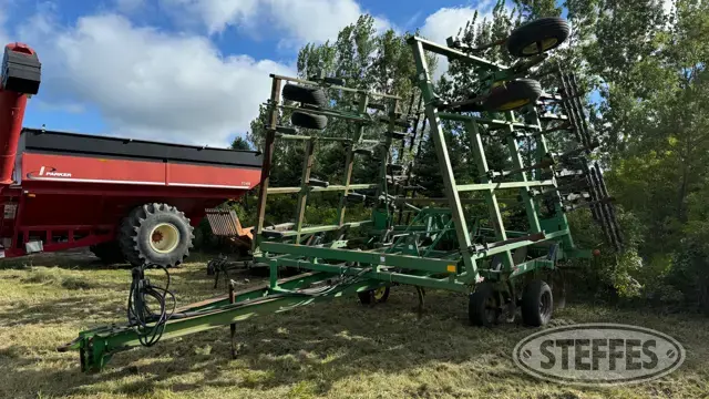 John Deere 680
