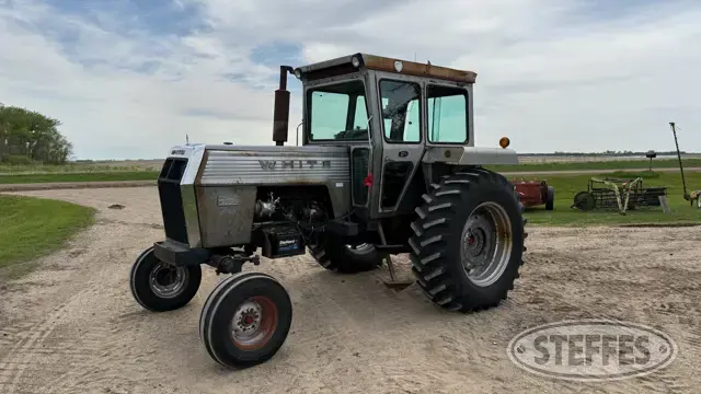 1977 White Field Boss 2-70