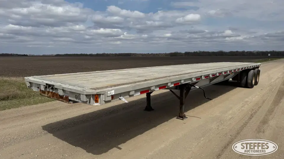 1985 Fruehauf Semi Flatbed Trailer