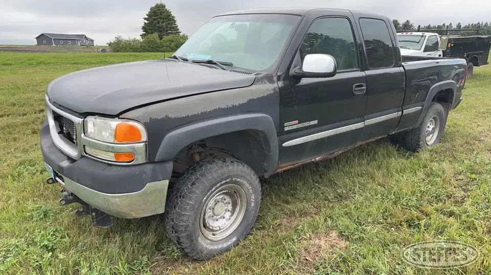 2002 GMC 2500 SLE 3 Quarter Ton Pickup