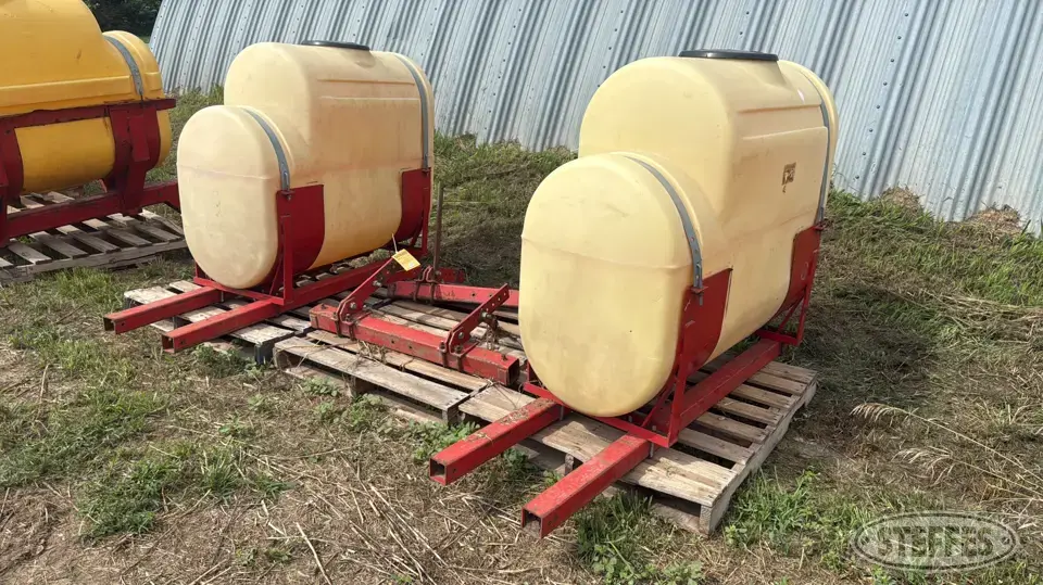 (2) Snyder Industries saddle tanks Liquid Fertilizer Tank
