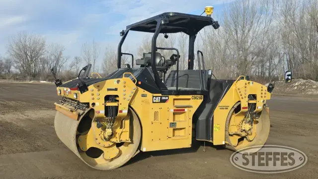 2017 CAT CB64B