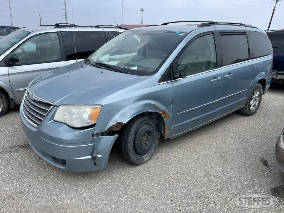 2008 Chrysler Town & Country Van