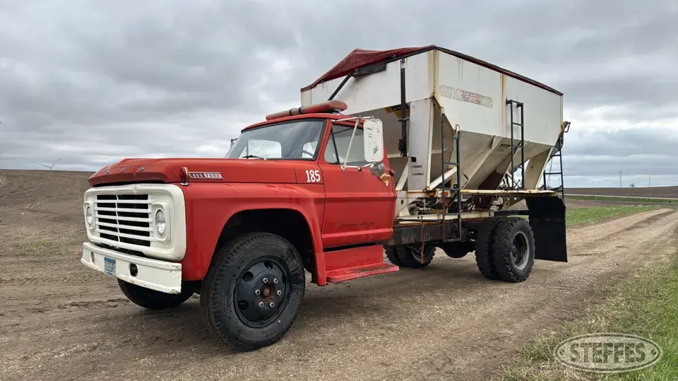 1968 Ford 600 Seed Tender Truck