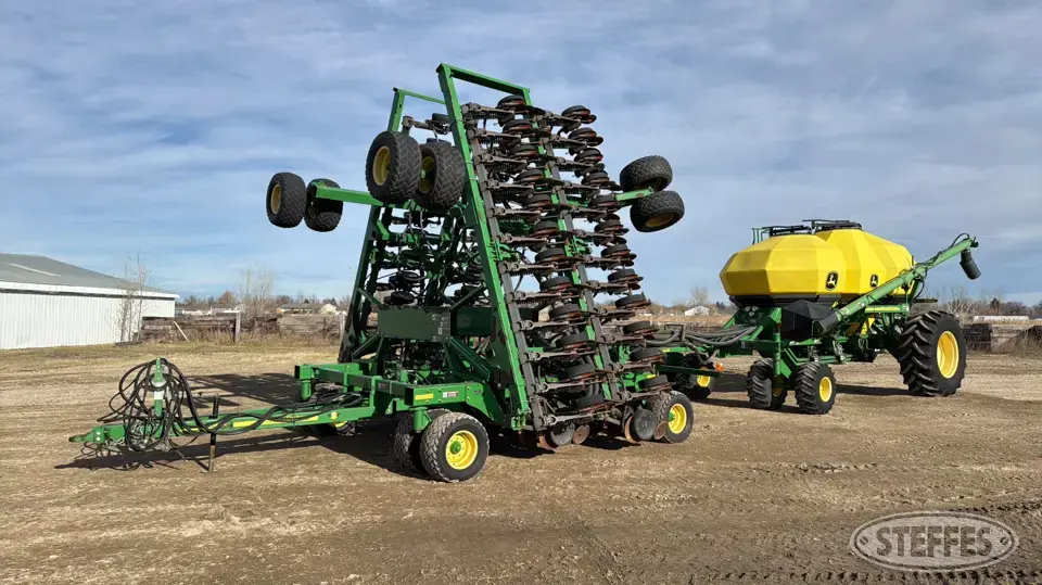 2007 John Deere 1890 Air Drills and Air Seeder