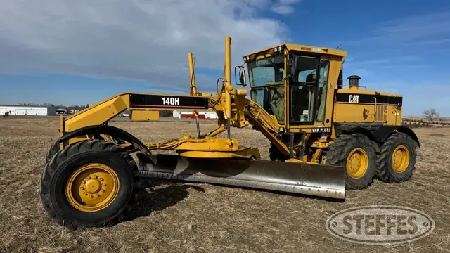 2005 CAT 140H