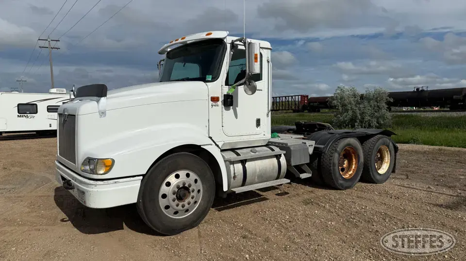 2003 International 9400i Conventional Truck without Sleeper