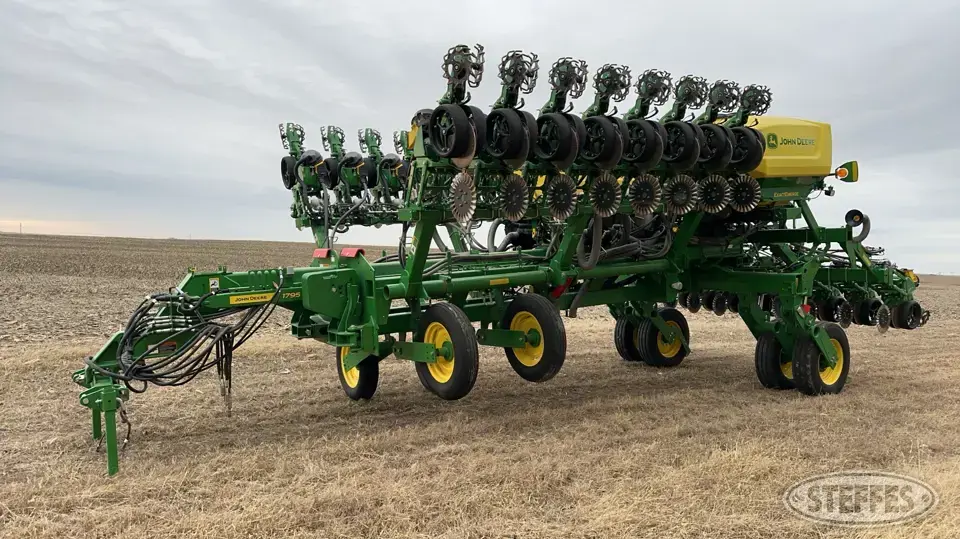 2022 John Deere 1795 12 or More Row Planter