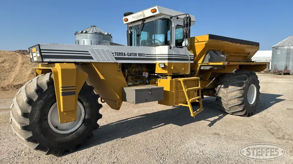 1995 Terra-Gator 1803 Self-Propelled Dry Applicators-Spreaders-Floater