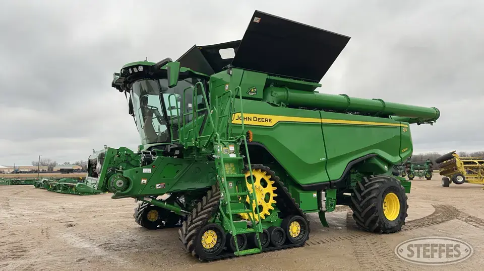 2022 John Deere X9 1000 Combine