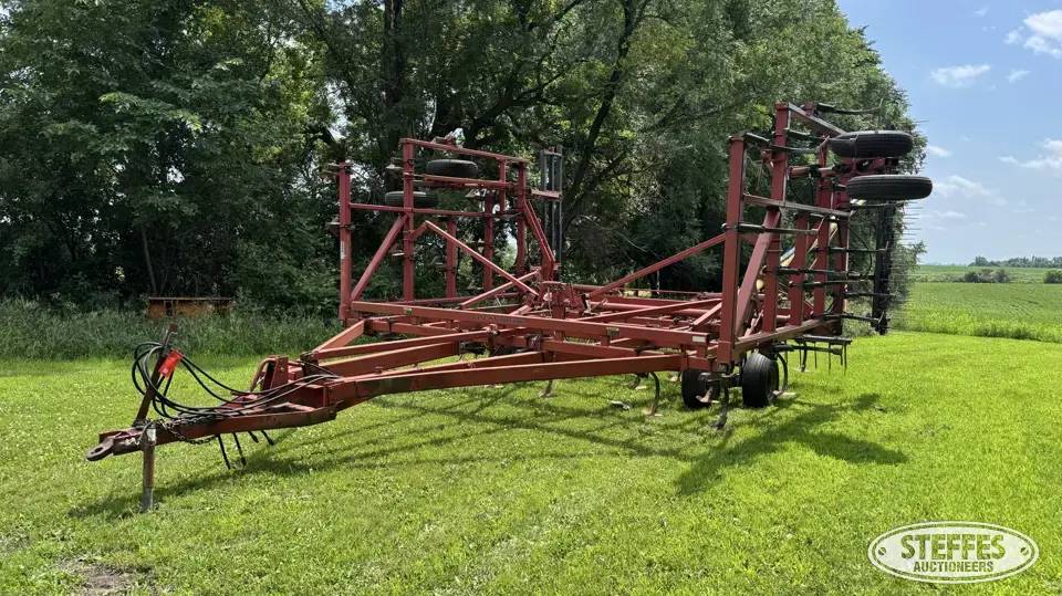 Case IH 4900 Vibra Tiller Field Cultivator