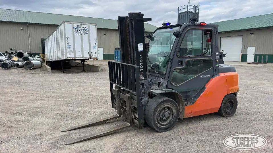 Toyota 8FG45U Warehouse Forklift