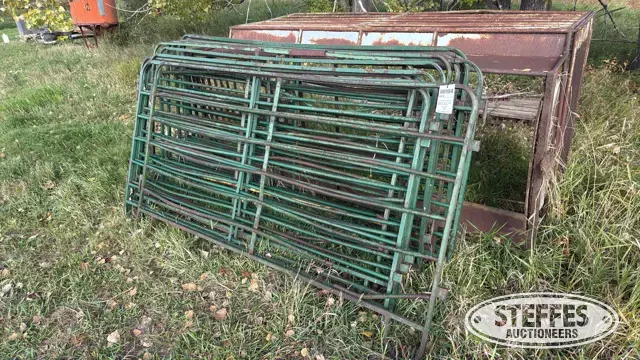 (14) Livestock gates