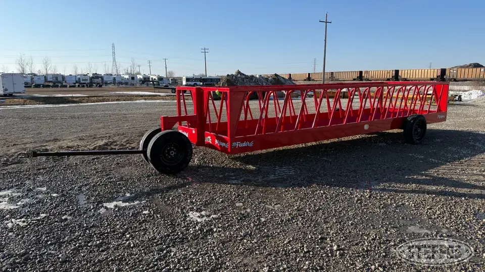 2026 Industrias America 82R Feeders and Bunk