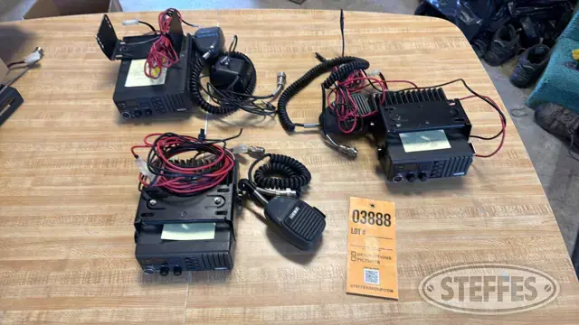 (3) Uniden 2-way radios