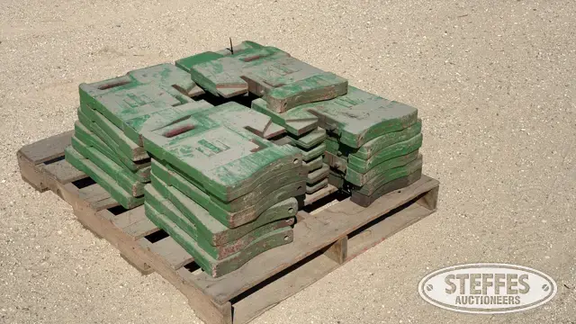 (25) International suitcase weights
