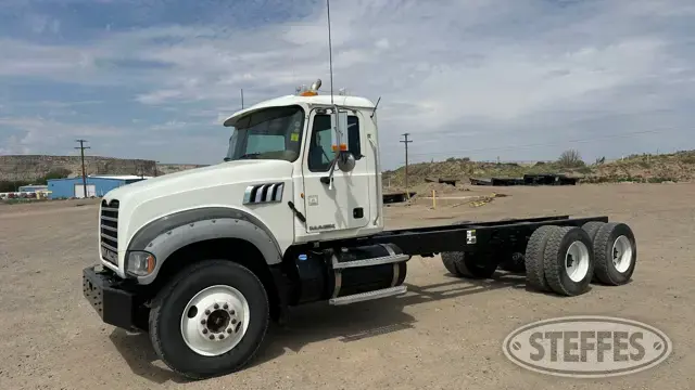 2012 Mack GU714