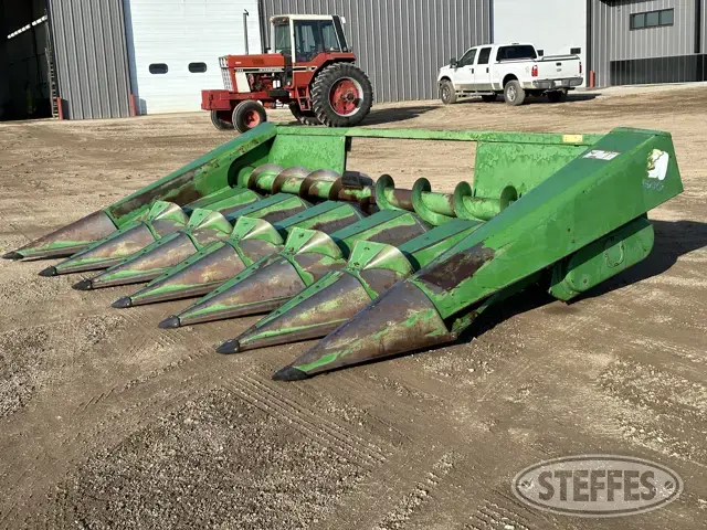 John Deere 643