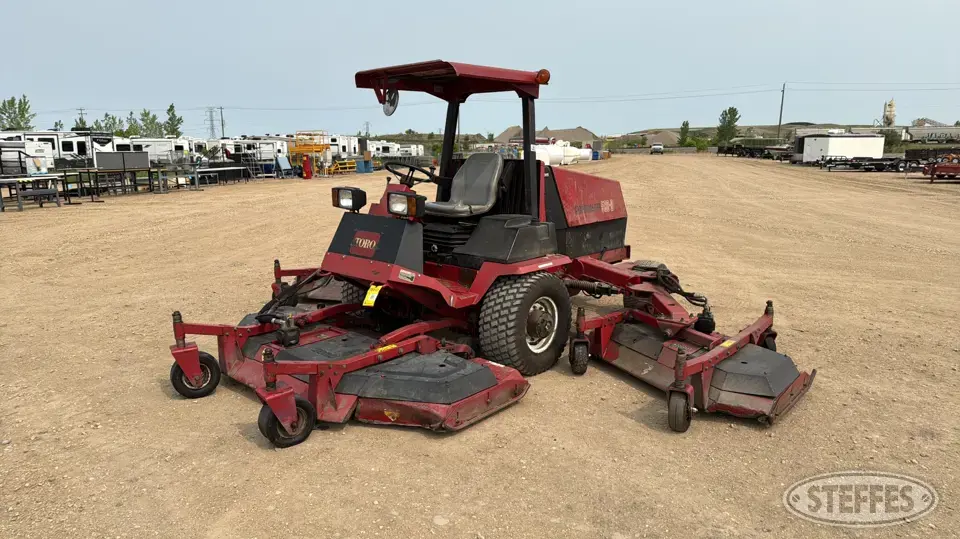 2000 Toro GroundsMaster 580-D Lawn Tractor