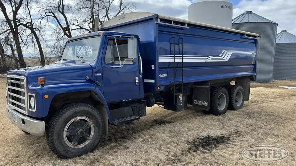 1979 International S1900 Tandem Boxed Truck