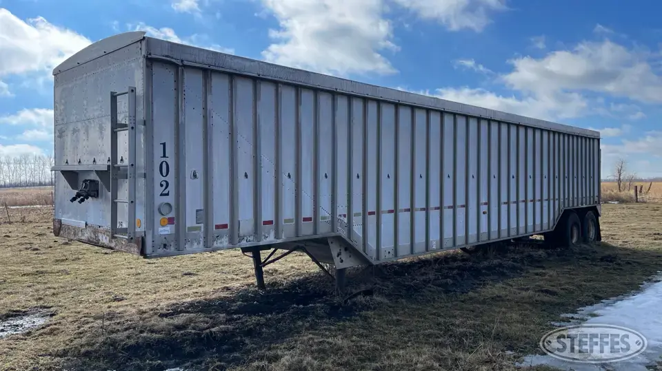 1985 Cornhusker Hopper Bottom Trailer