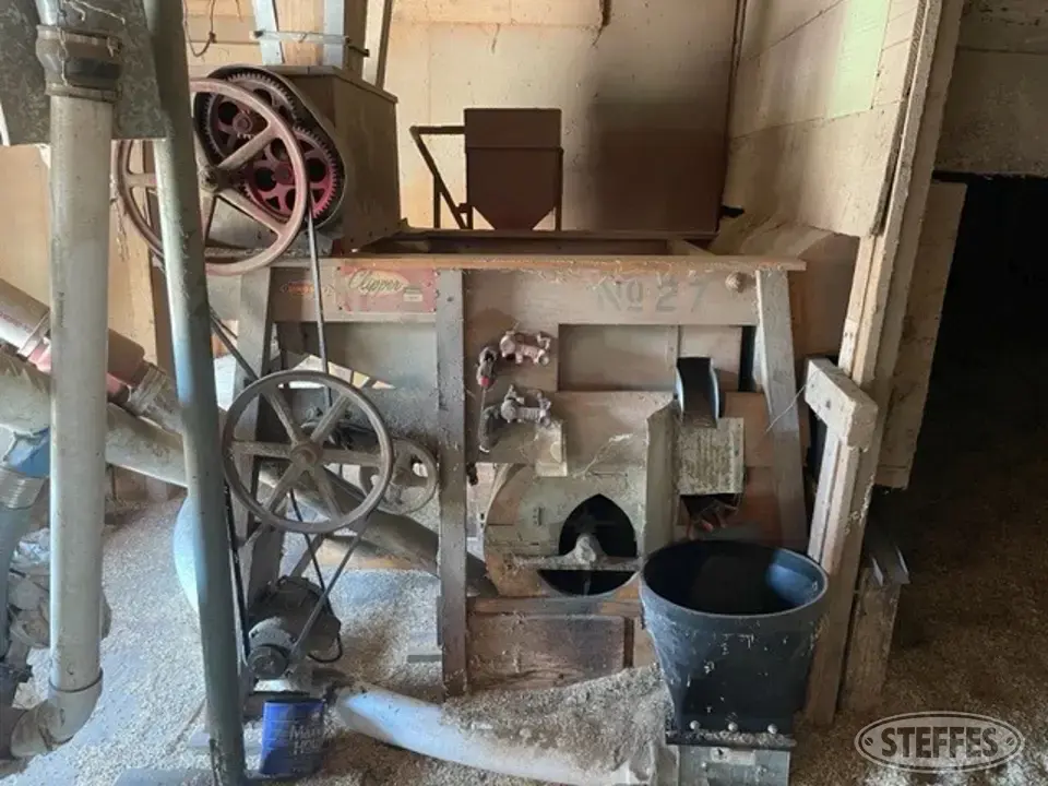 Lindsay 27 Grain Cleaner