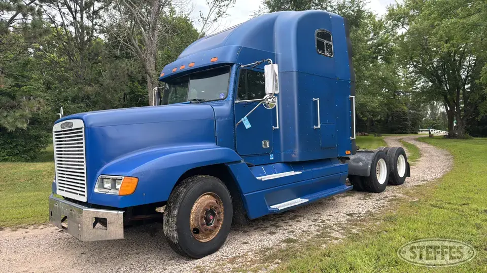 1996 Freightliner FLD120 Conventional Truck with Sleeper