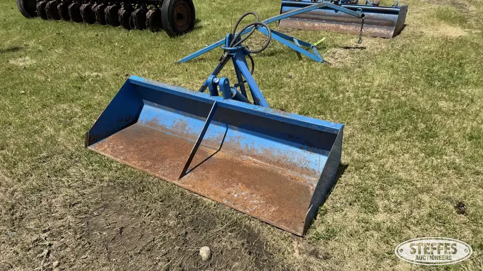 Ford 3 pt. hyd. loader bucket Tractor Loaders and Attachment