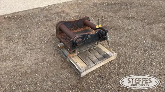 Excavator quick coupler