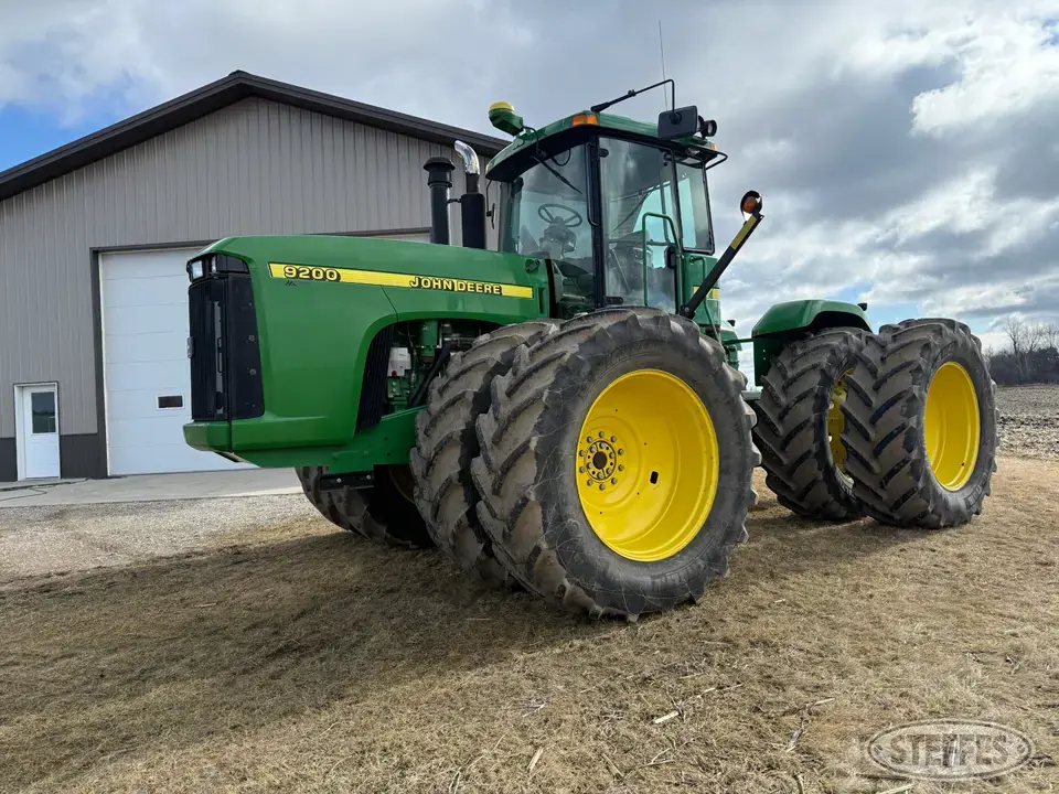 2001 John Deere 9200 4WD Tractor