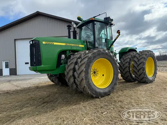 2001 John Deere 9200