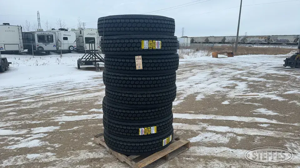 (8) Zwarth 11R24.5 drive tires Truck Tire