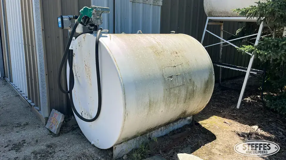 1,000 gal. fuel tank