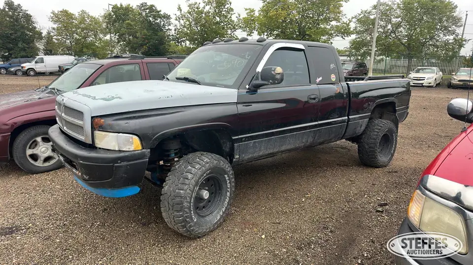 2001 Dodge Ram 1500 ST Half Ton Pickup