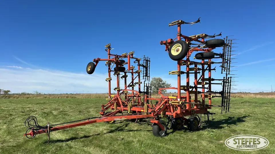 Bourgault 8800 Field Cultivator