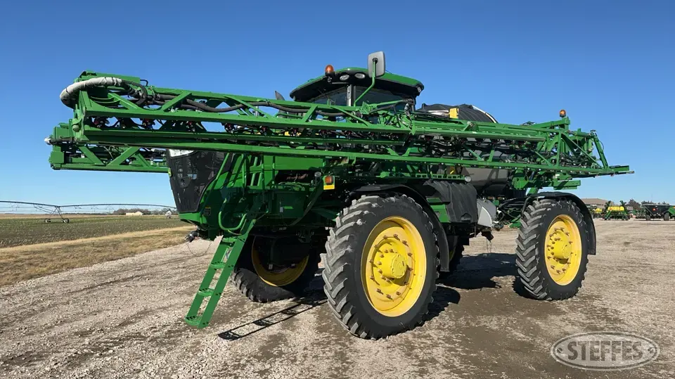 2020 John Deere R4045 Self-Propelled Sprayer
