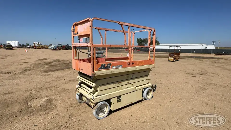 JLG 2646E2 Scissor Lift