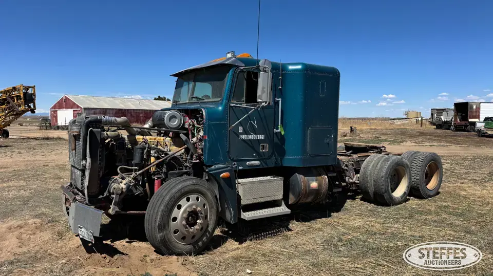 1999 Freightliner FLD120 Conventional Truck with Sleeper