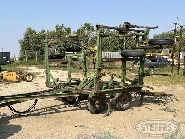John Deere 1600