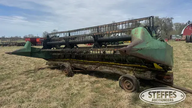 John Deere 220