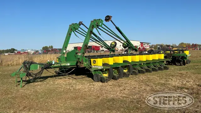 1999 John Deere 1770