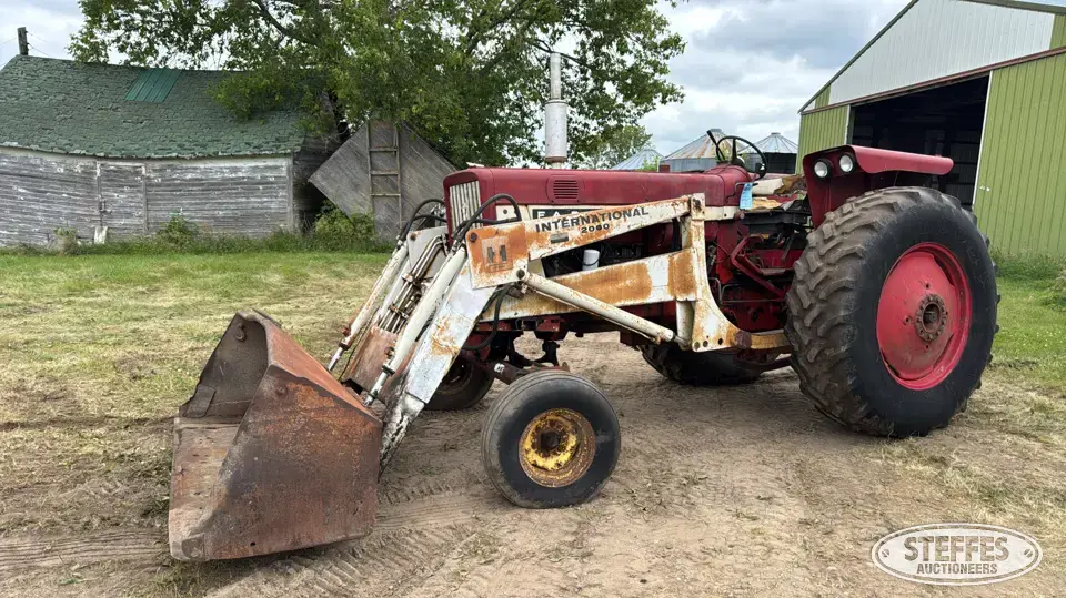 1966 Farmall 656 2WD Tractor