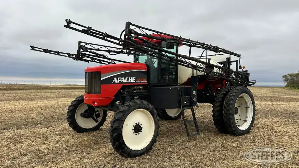 2005 Apache AS850 Self-Propelled Sprayer