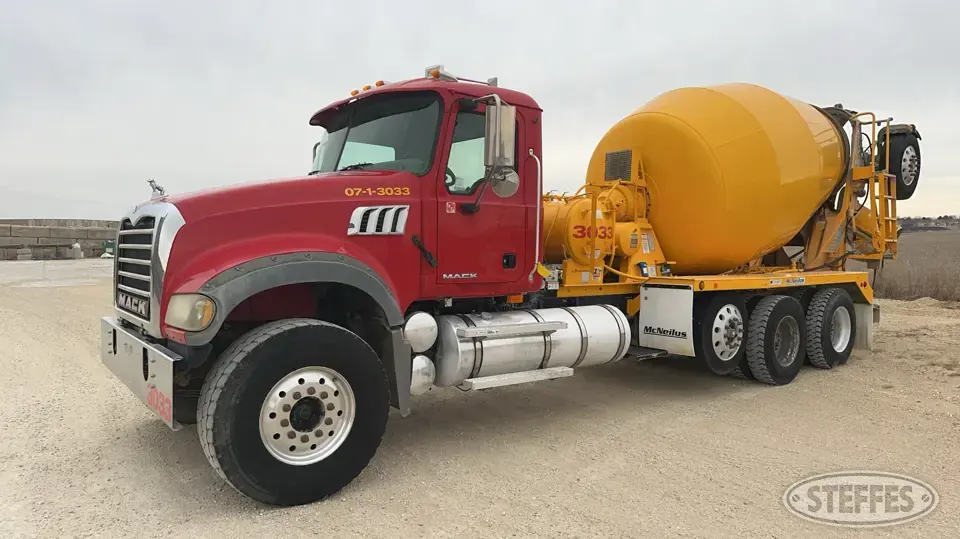 2007 Mack CTP713 Mixer Truck