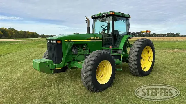 2001 John Deere 8210
