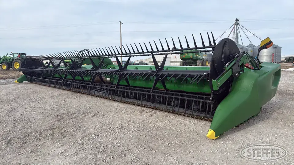 2022 John Deere RD40F Draper Head