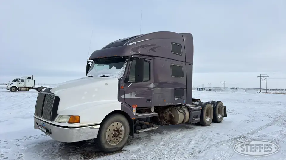 2000 Volvo VNL Conventional Truck with Sleeper